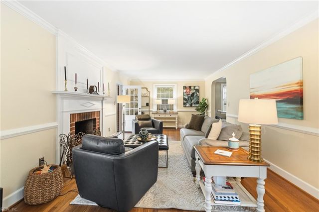 19 Brandon RD, Newport News, VA 23601