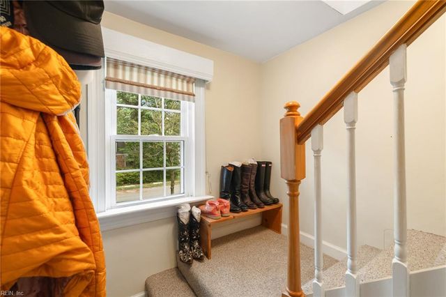 19 Brandon RD, Newport News, VA 23601