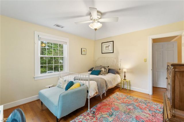 19 Brandon RD, Newport News, VA 23601