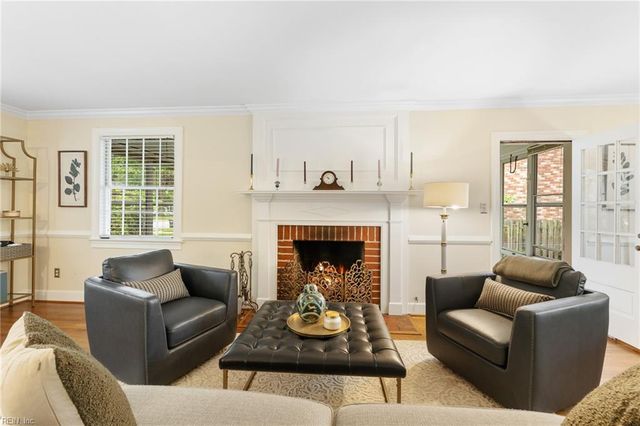 19 Brandon RD, Newport News, VA 23601