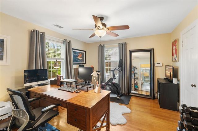 19 Brandon RD, Newport News, VA 23601
