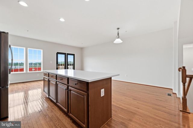 2075 SPRING RUN CIR, Frederick, MD 21702