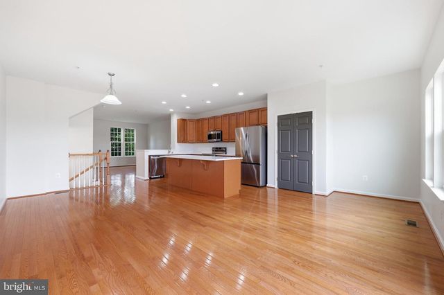 2075 SPRING RUN CIR, Frederick, MD 21702