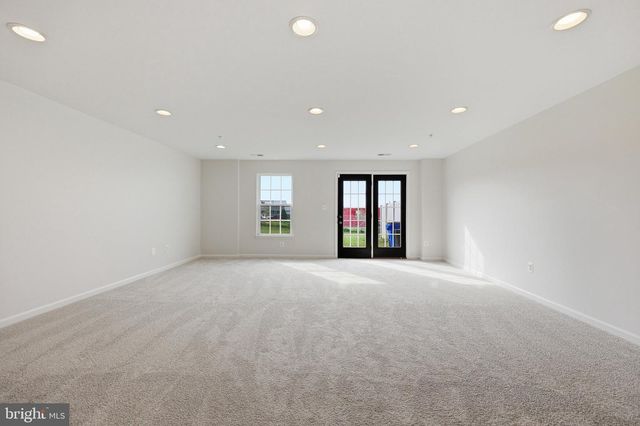 2075 SPRING RUN CIR, Frederick, MD 21702