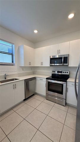 24580 SW 119th Court 24580, Homestead, FL 33032