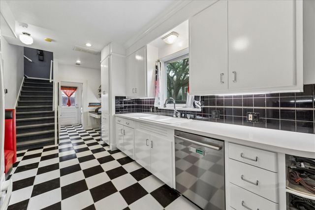 414 W 13th Street, Houston, TX 77008