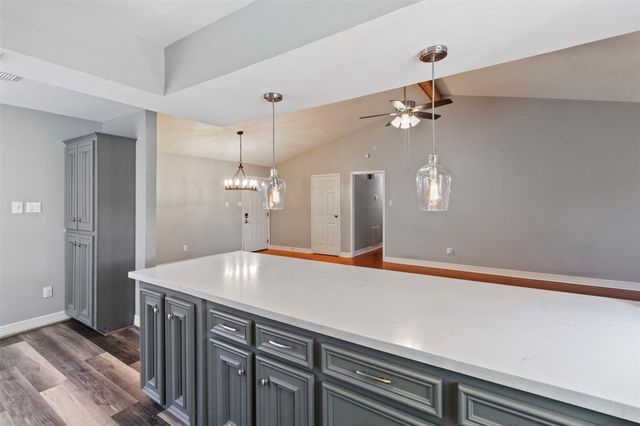 210 Pecan Valley Court, Friendswood, TX 77546