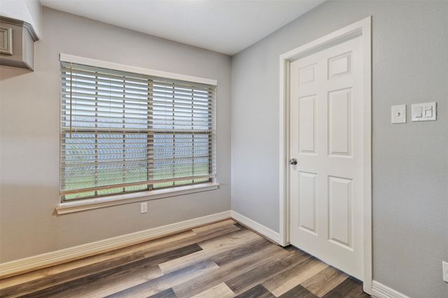 210 Pecan Valley Court, Friendswood, TX 77546