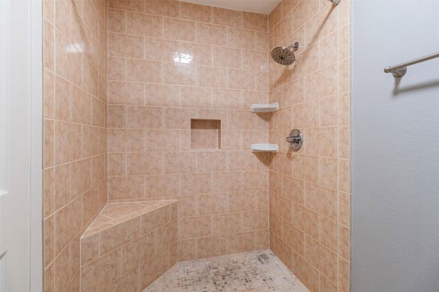 210 Pecan Valley Court, Friendswood, TX 77546