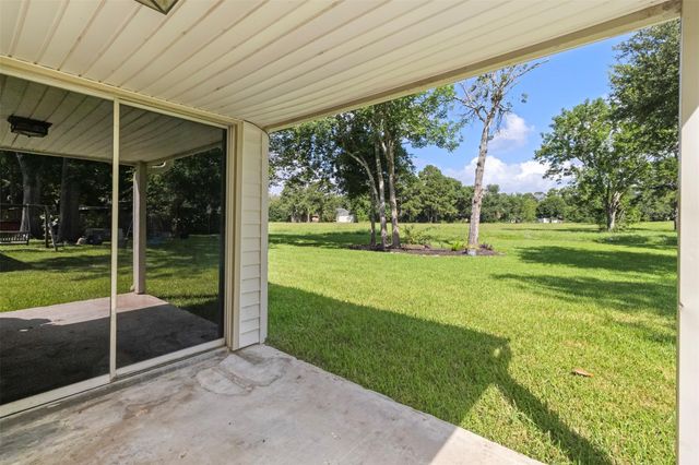 210 Pecan Valley Court, Friendswood, TX 77546