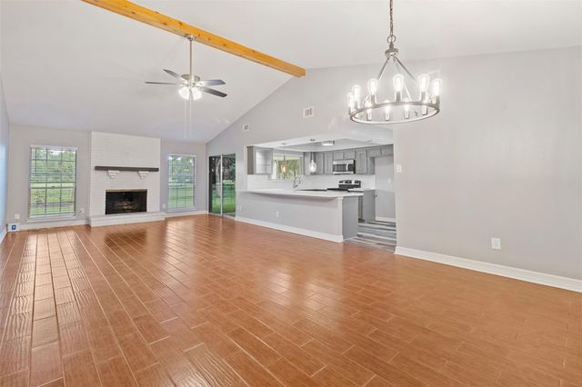 210 Pecan Valley Court, Friendswood, TX 77546