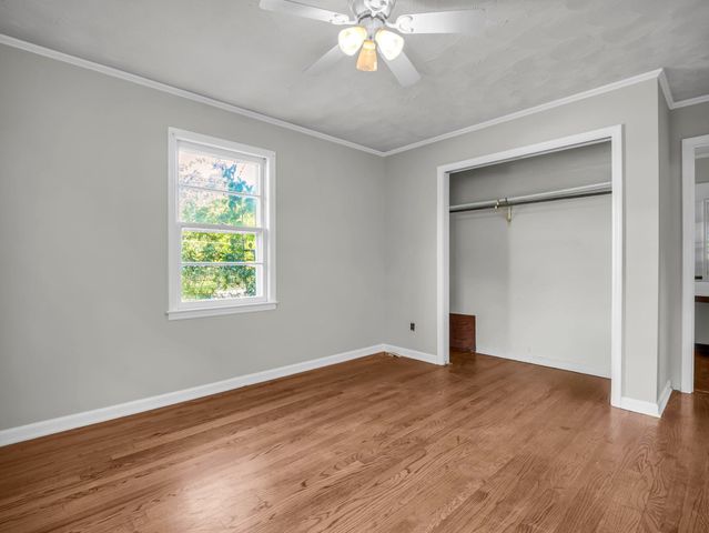 127 Crystal Dr, Cowpens, SC 29330