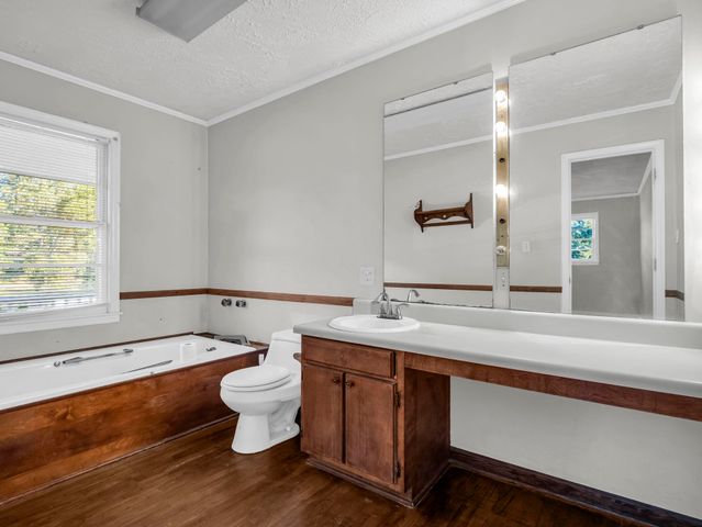 127 Crystal Dr, Cowpens, SC 29330