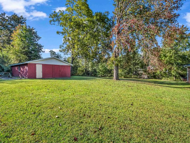 127 Crystal Dr, Cowpens, SC 29330