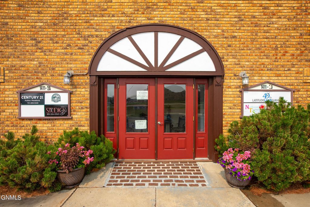 1411 Dakota Parkway W, Williston, ND 58801 photo 2