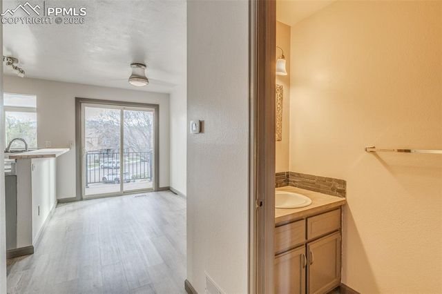 6816 Ravencrest Drive, Colorado Springs, CO 80919