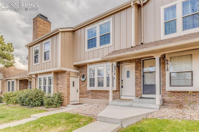 6816 Ravencrest Drive, Colorado Springs, CO 80919