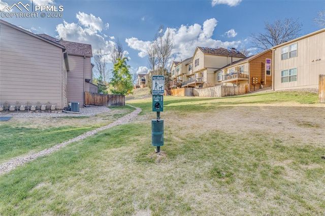 6816 Ravencrest Drive, Colorado Springs, CO 80919