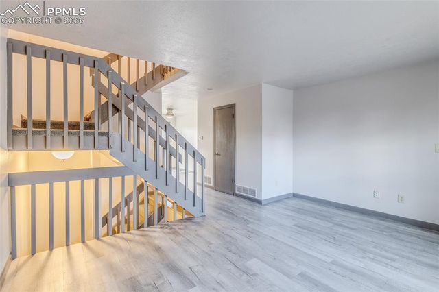 6816 Ravencrest Drive, Colorado Springs, CO 80919
