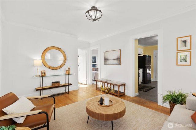 7729 18th Avenue SW, Seattle, WA 98106