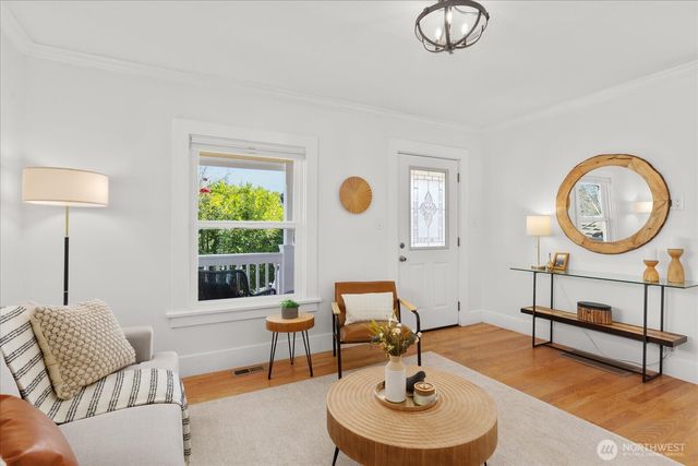 7729 18th Avenue SW, Seattle, WA 98106