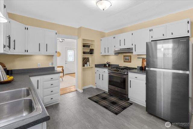 7729 18th Avenue SW, Seattle, WA 98106