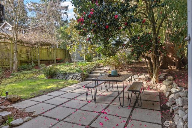 7729 18th Avenue SW, Seattle, WA 98106