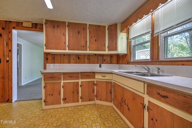 236 Kermit Road, Weber City, VA 24290