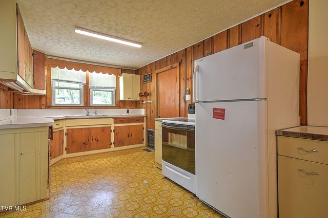 236 Kermit Road, Weber City, VA 24290