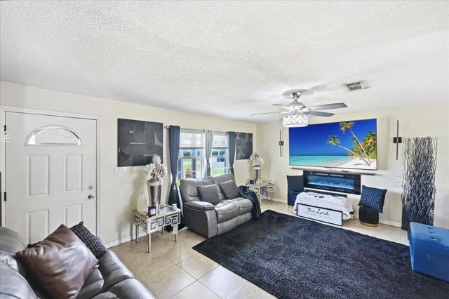6602 Fort Walton Avenue, Fort Pierce, FL 34951