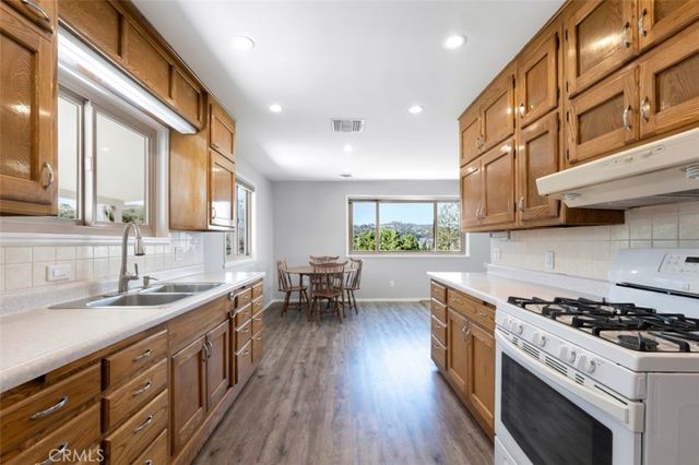25030 Atwood Boulevard, Newhall, CA 91321