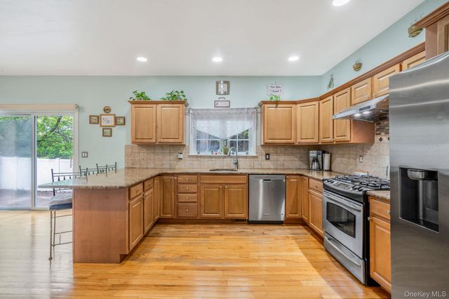 72 Rushmore Street, South Huntington, NY 11746