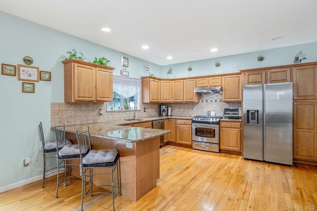 72 Rushmore Street, South Huntington, NY 11746