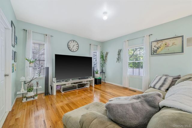 72 Rushmore Street, South Huntington, NY 11746