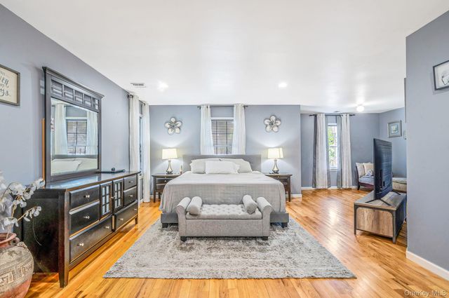 72 Rushmore Street, South Huntington, NY 11746