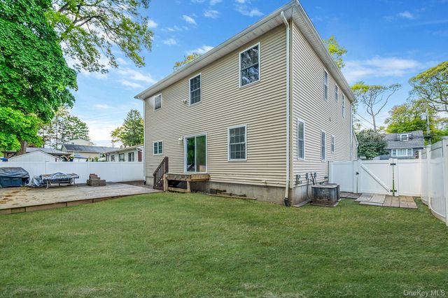 72 Rushmore Street, South Huntington, NY 11746