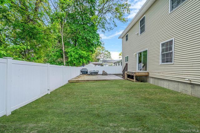 72 Rushmore Street, South Huntington, NY 11746