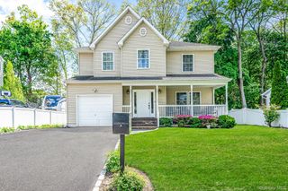 72 Rushmore Street, South Huntington, NY 11746