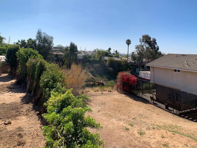 7731 Mockingbird Dr, San Diego, CA 92123