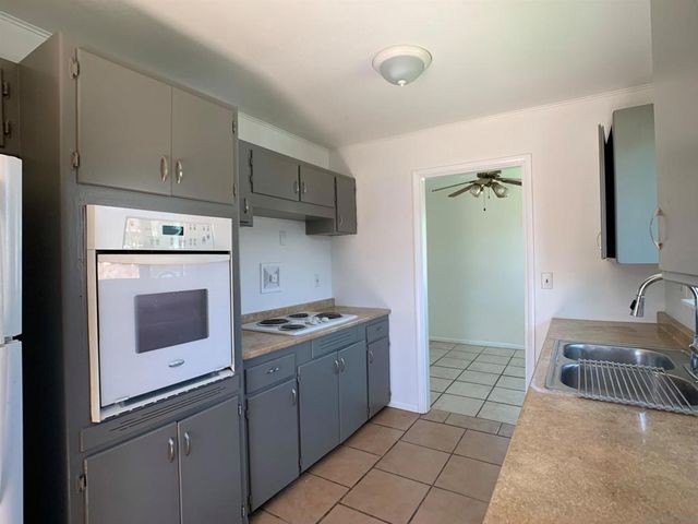 7731 Mockingbird Dr, San Diego, CA 92123