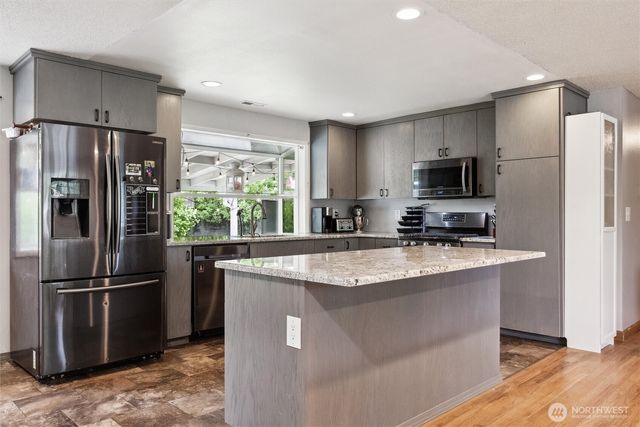 8301 NE Benton Drive, Vancouver, WA 98662