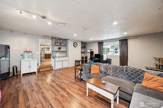 8301 NE Benton Drive, Vancouver, WA 98662