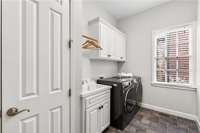 575 Trimble Lake Court, Atlanta, GA 30342