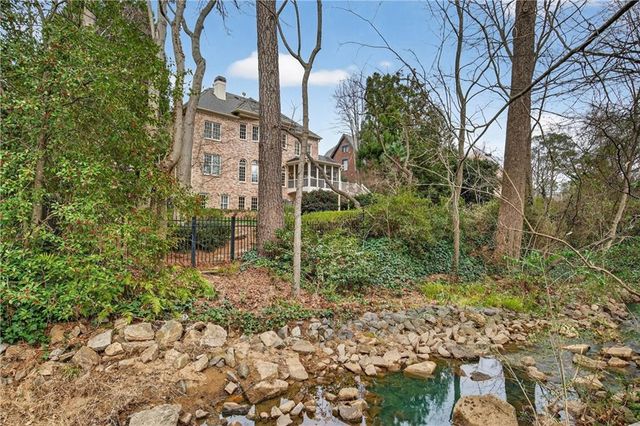 575 Trimble Lake Court, Atlanta, GA 30342