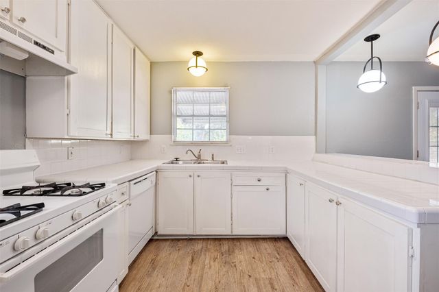 5504 Coventry LN, Austin, TX 78723