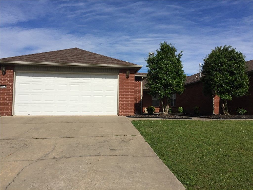 2458 Jeremiah Place, Fayetteville, AR 72704