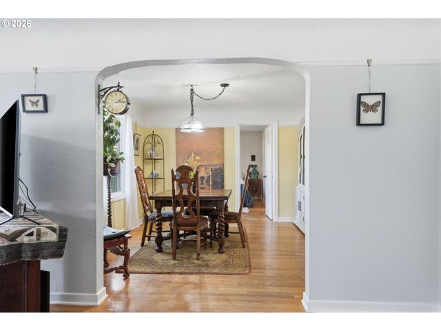 200 IRVING Rd, Eugene, OR 97404