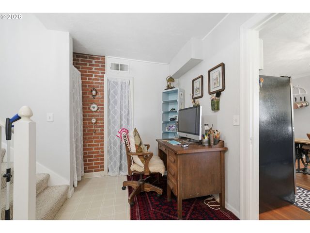 200 IRVING Rd, Eugene, OR 97404