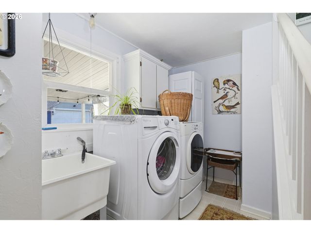 200 IRVING Rd, Eugene, OR 97404