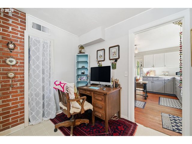 200 IRVING Rd, Eugene, OR 97404